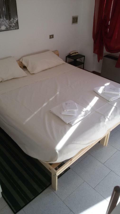 Afrodite Hotel Palu Luaran gambar